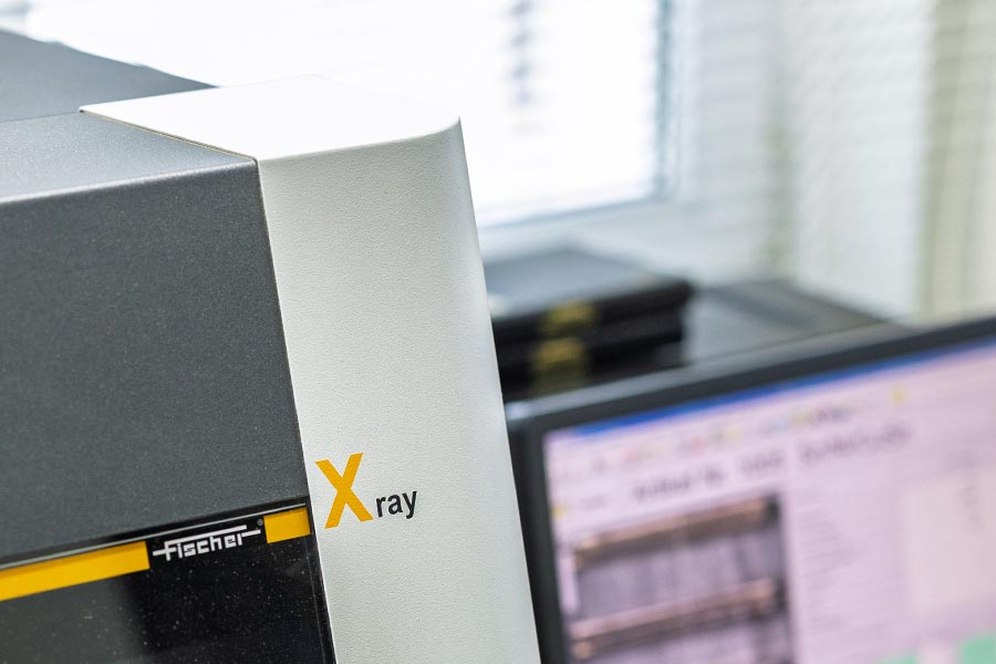 Detailaufnahme eines X-Ray Prüfgeräts zur Prüfung in der Qualitätssicherung